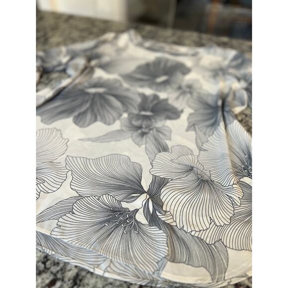 Ann Taylor LOFT top size L EUC bell ruffle sleeve - Picture 4 of 9